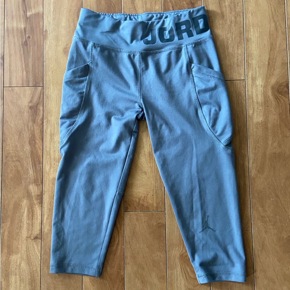 Jordan Training Girls Size Medium Gray Leggings